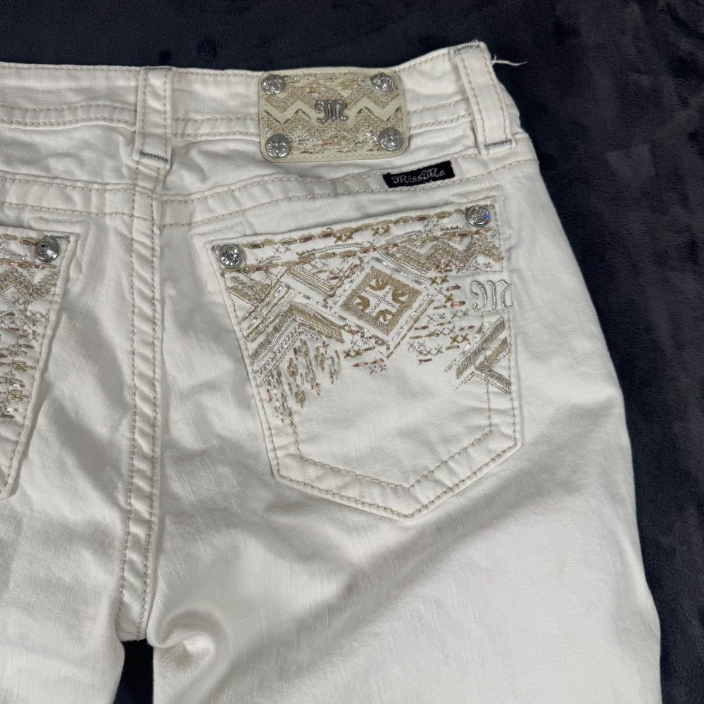 Miss Me Signature Capri Women 32 White Embroidered Rhinestone JP8601P2 - Picture 7 of 8